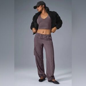 ALO YOGA | ✨NEW✨ Megastar Cargo Pant in Raisinette
